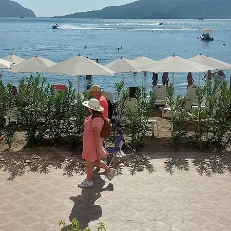 Seaside Aparts *